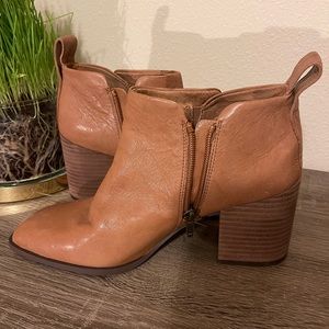 Vionic Alyssa Ankle Boots 9